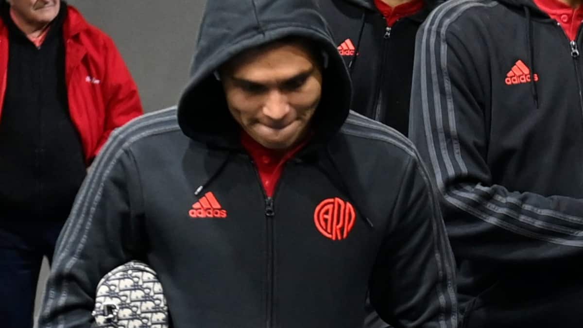 Juan Fernando Quintero y cruce con recogepelotas: Tigre-River Plate