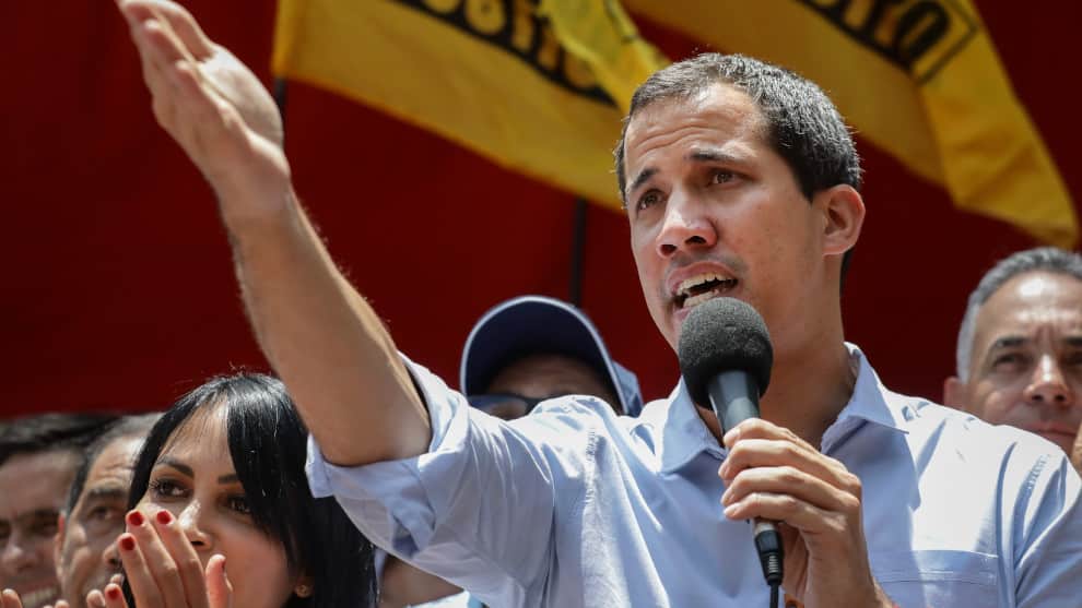 Guaidó anunció que abandonó diálogo con el régimen de Nicolás Maduro
