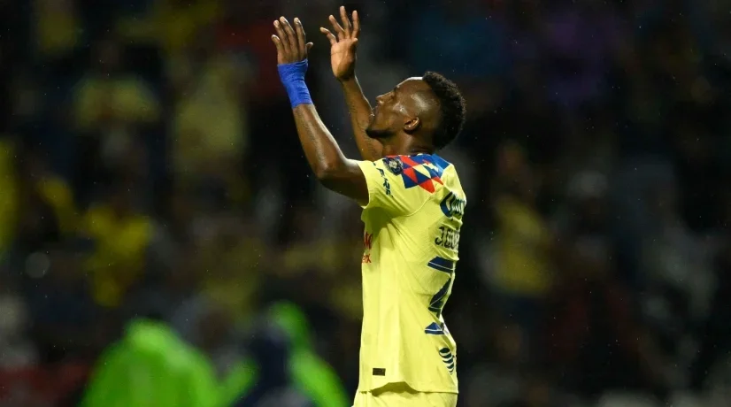 Julián Quiñones se olvidó de Colombia y ya vistió la camiseta de la Selección de México: imágenes