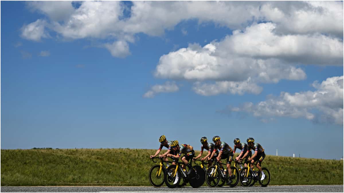 El equipo Jumbo-Visma durante un entrenamiento previo al Tour de Francia 2022.