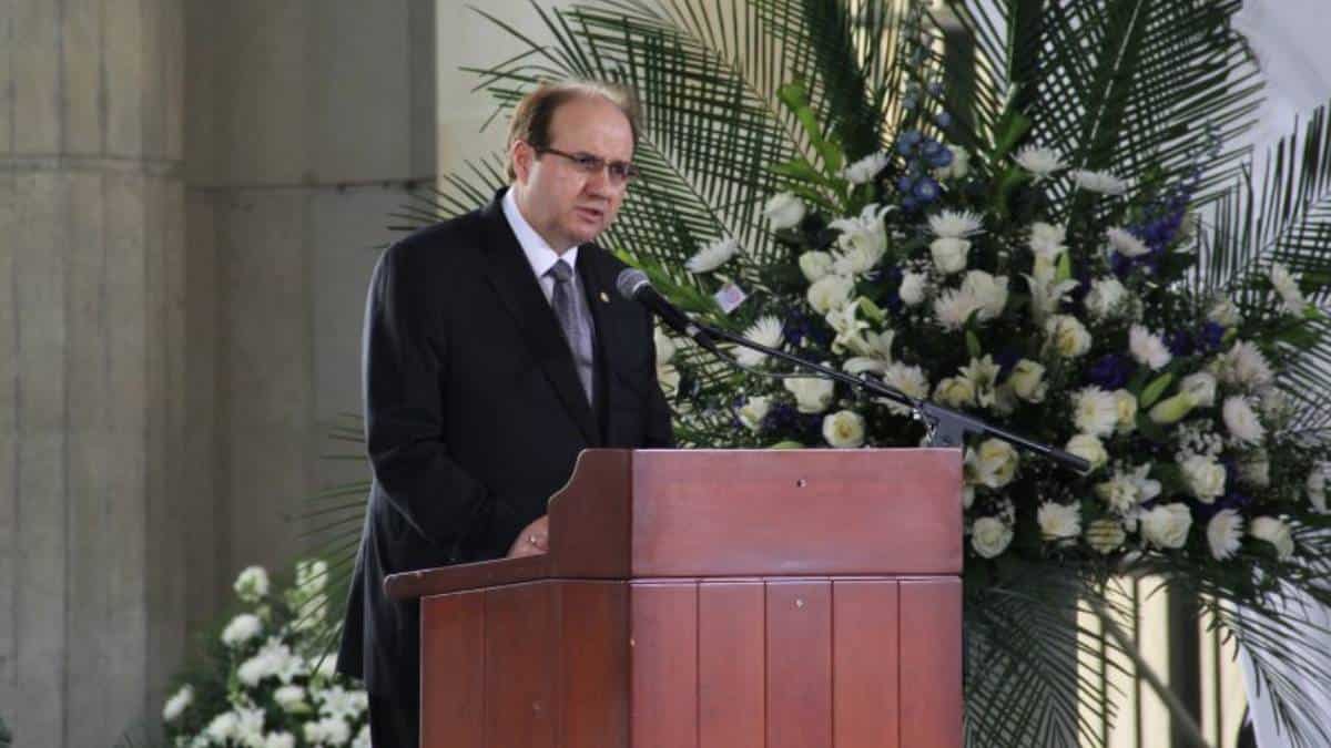 Leónidas Bustos irá a juicio por participación en el Cartel de la Toga