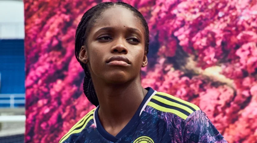Camiseta Selección Colombia femenina: homenaje con caño cristales