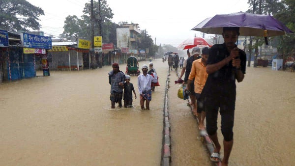 Lluvias en India y Bangladesh dejan al menos 40 muertos y millones de damnificados