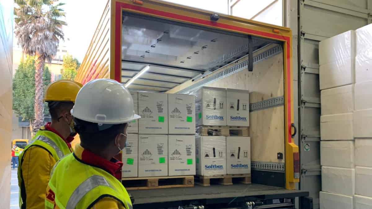 Nuevo lote de vacunas de Pfizer llega a Colombia