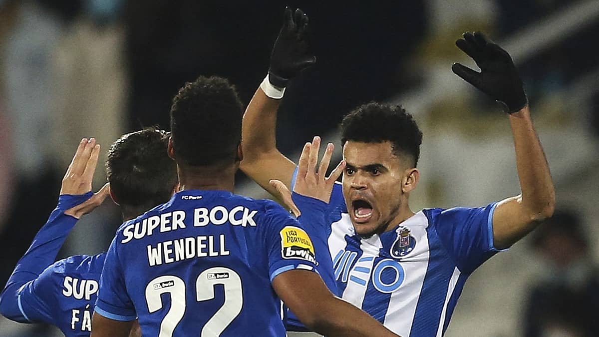Luis Díaz celebrando con sus compañeros del Porto