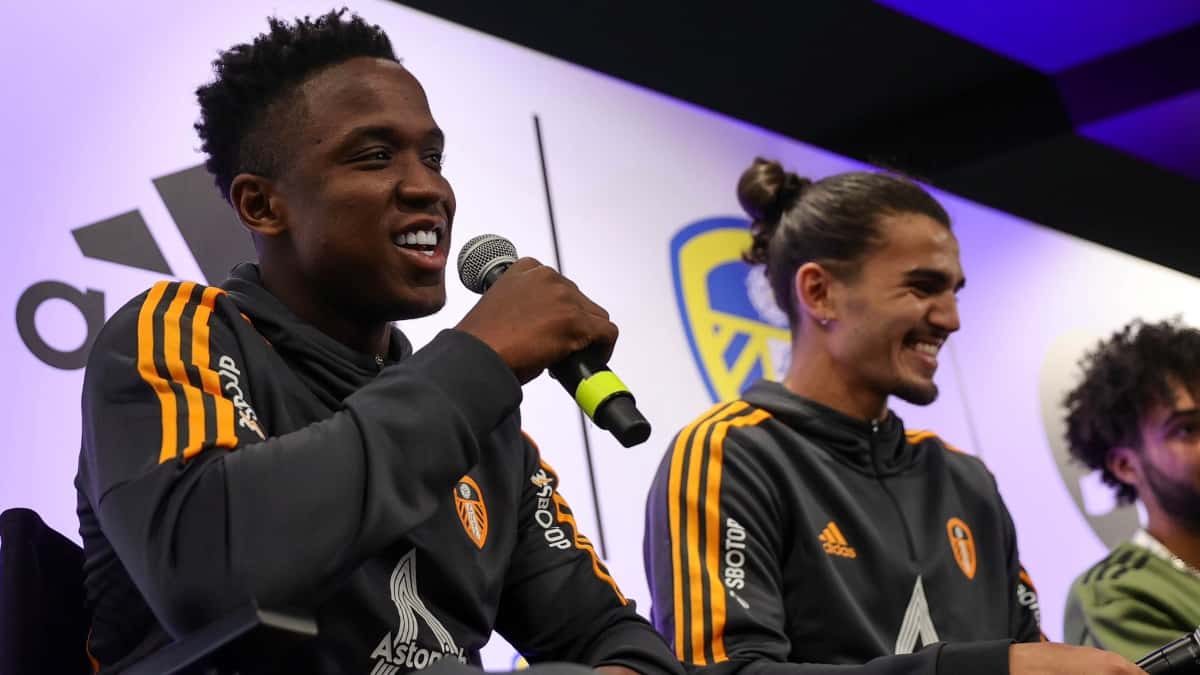 Luis Sinisterra lesión Leeds en amistoso contra Crystal Palace