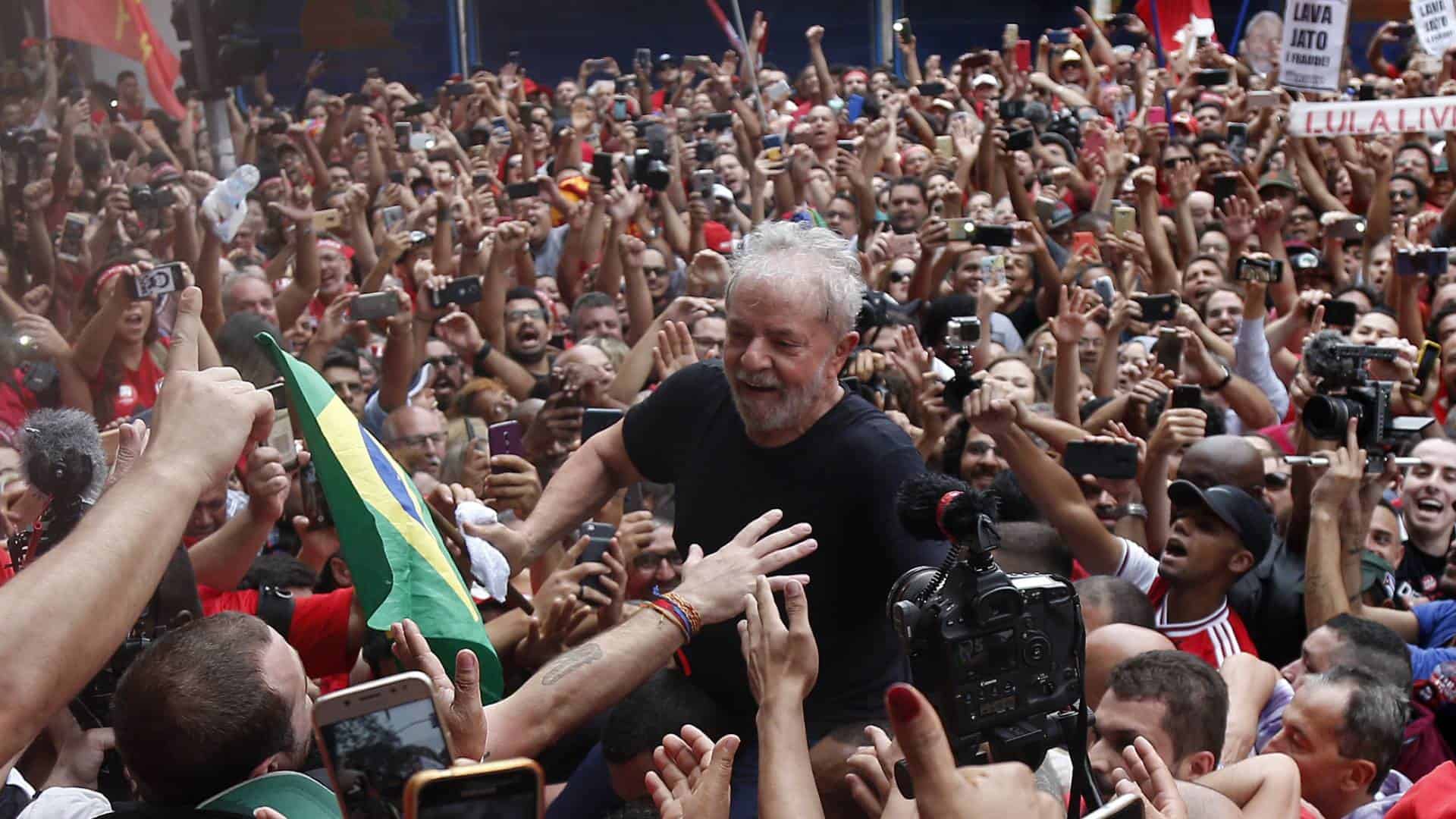 Lula acusó a Bolsonaro de "gobernar para las milicias de Rio de Janeiro". Foto: AFP