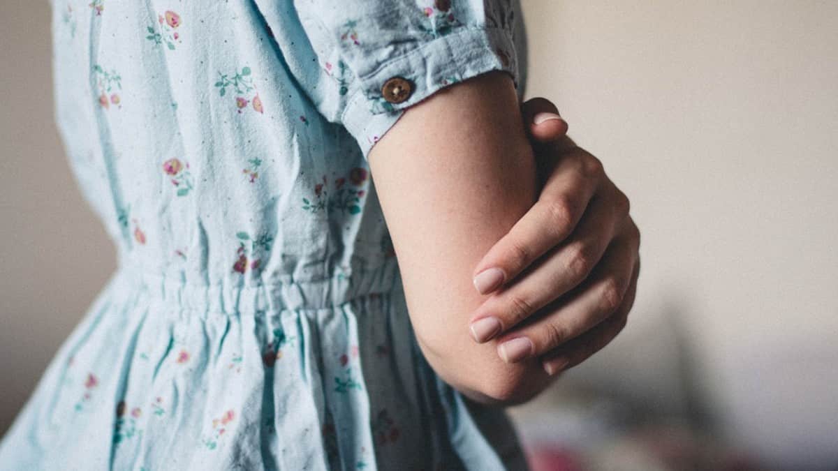 Atada a un árbol encuentran a menor desaparecida en Antioquia