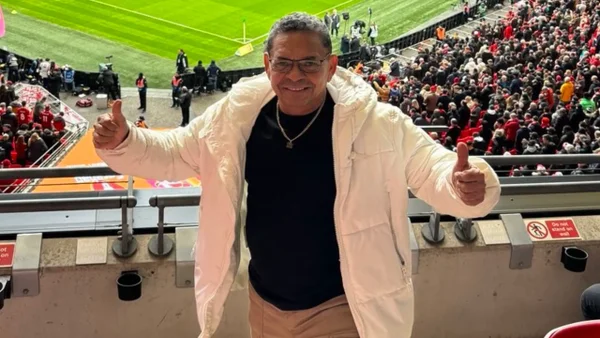 Mane Díaz prefirió al Junior que al Liverpool: estuvo en el Metro apoyando al ‘Tiburón’