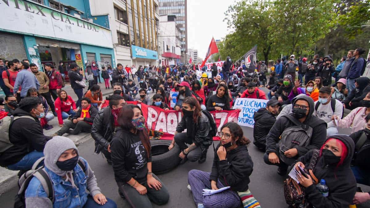 Manifestaciones en Ecuador por el alza de los combustibles