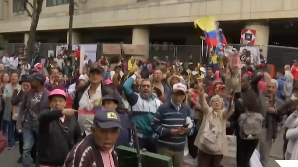 En medio de protestas, periodistas de diferentes medios de comunicación fueron agredidos