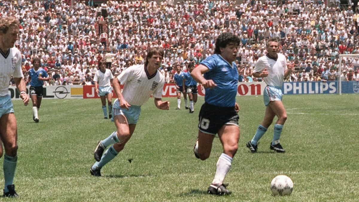Subastan camiseta de Diego Maradona contra Inglaterra en 1986
