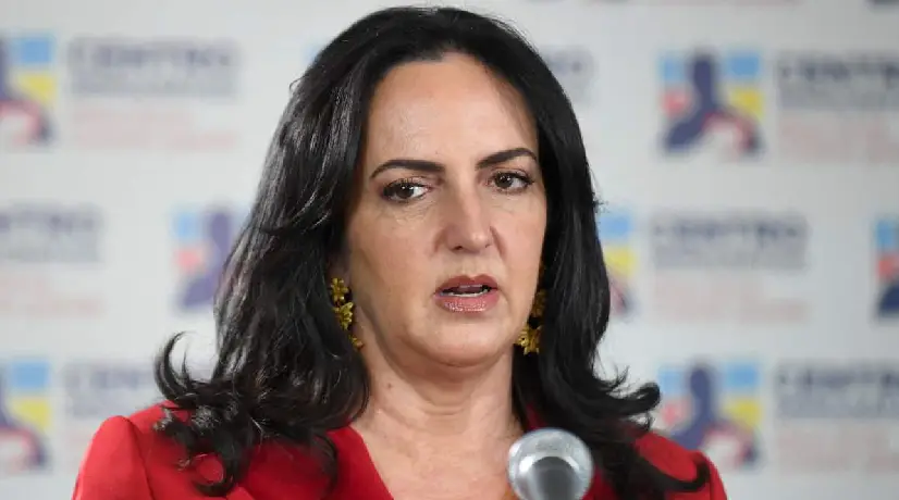 ¿Enferma en Europa? María Fernanda Cabal desata polémica por su ausencia en el congreso