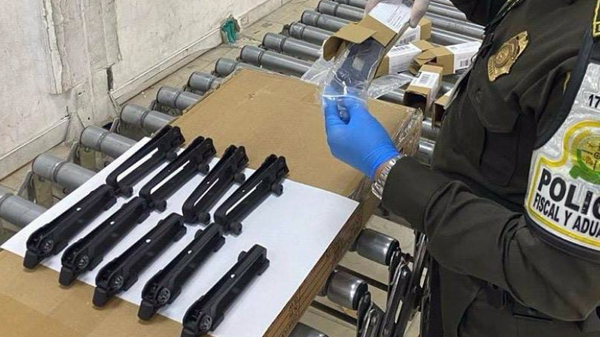 Entre juguetes, ropa y electrodomésticos hallaron material de guerra en aeropuerto El Dorado