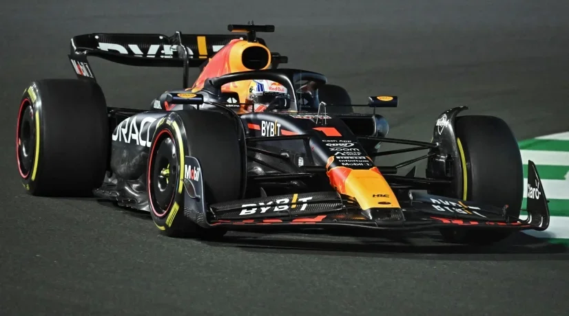 Verstappen venció a los Mercedes y se quedó con la ‘pole’ del GP de Australia