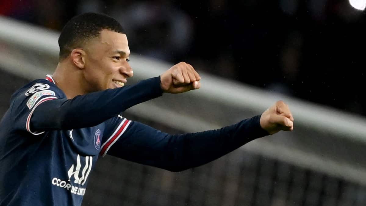 Mbappé celebrando el gol de la victoria para PSG contra Real Madrid en Champions League