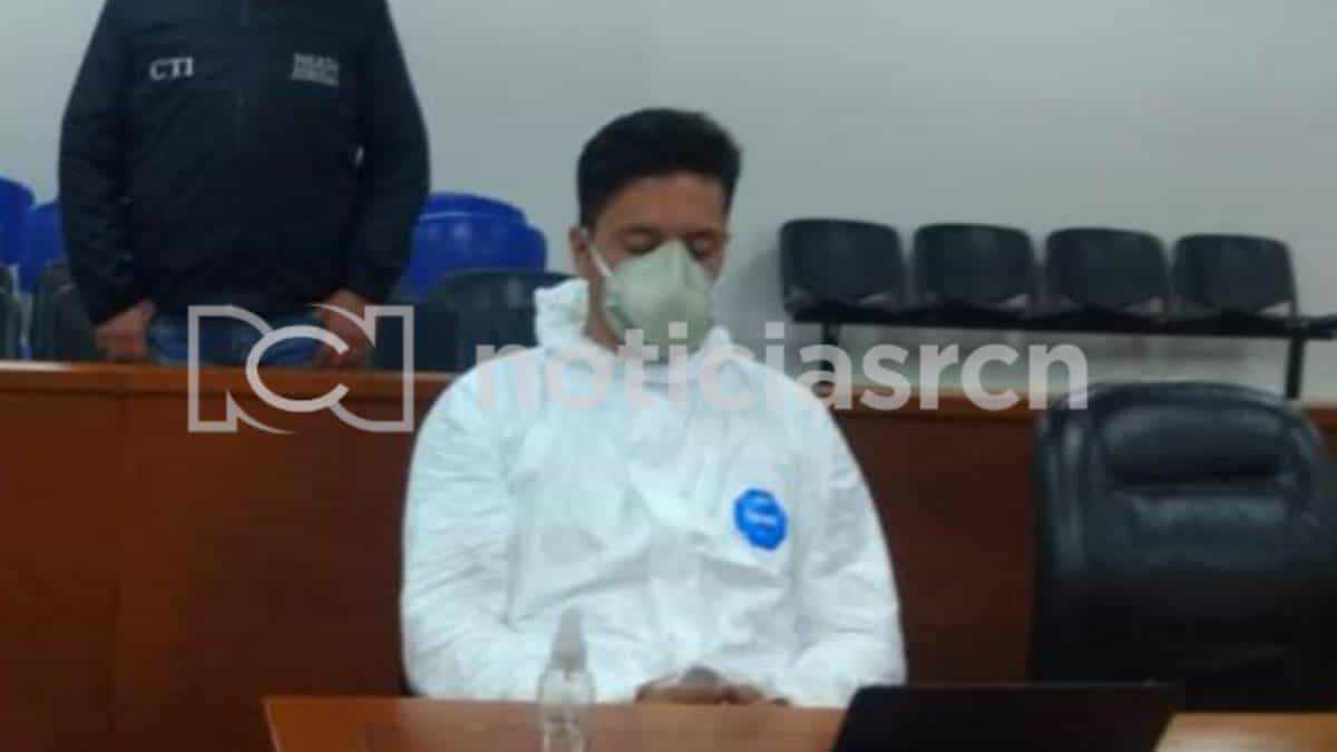 Legalizan captura e imputan intento de feminicidio a hombre que atacó con hacha a su expareja