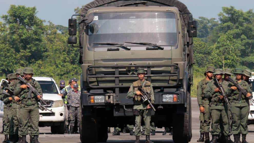 Padrino López confirma masivo contagio en Fuerzas Armadas de Venezuela