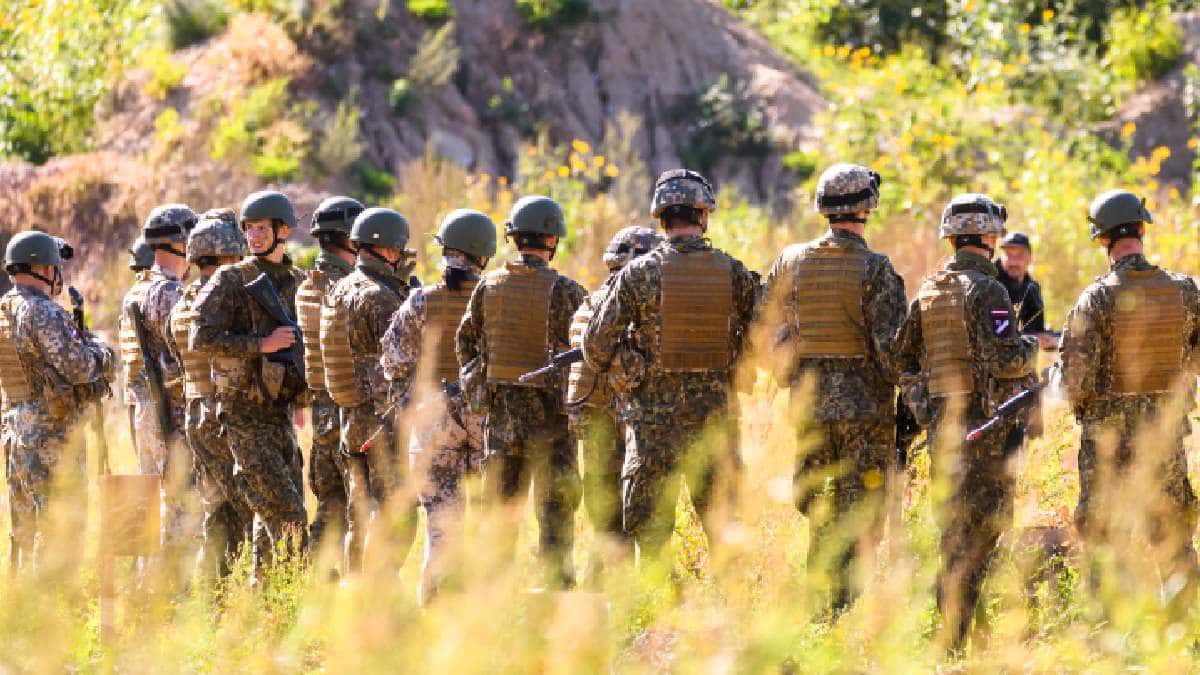 Rusia empieza a movilizar tropas hacia Ucrania