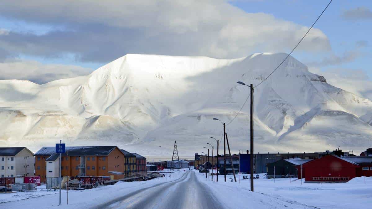 Noruega anunció el cierre de su última mina de carbón en el Ártico