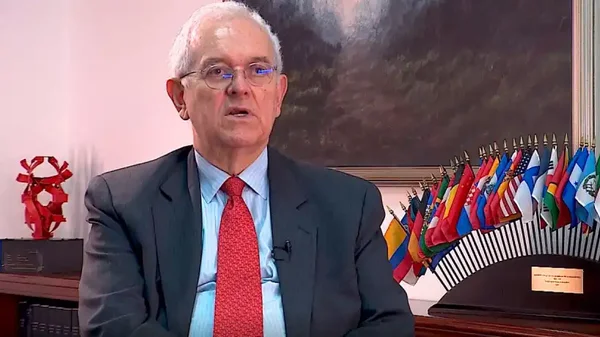 Ministerio de Hacienda dice que reformas del gobierno deben cumplir la regla fiscal