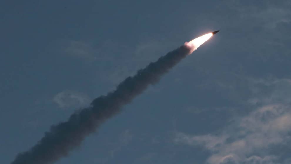 Esas pruebas fueron supervisadas personalmente por el dictador norcoreano, Kim Jong-un. Foto: AFP