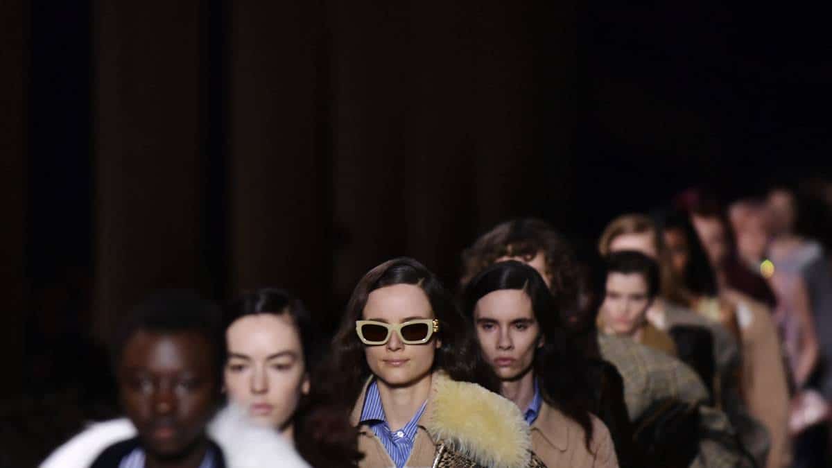 El reflejo de la guerra en la Semana de la Moda de París