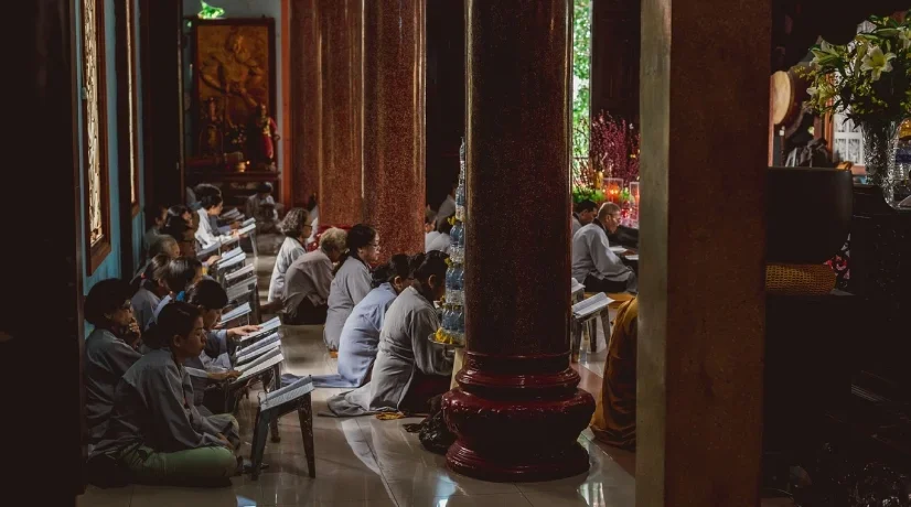 Las monjas que practican Kung-Fu y caminan meses para recoger desechos plásticos