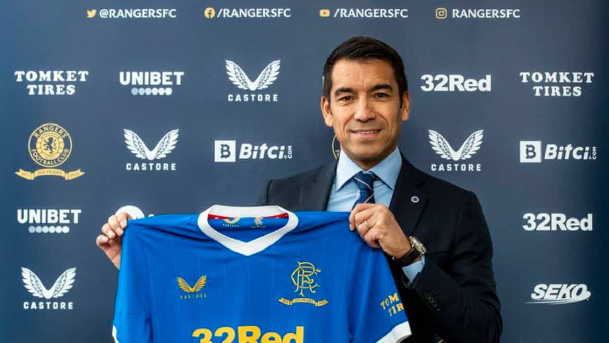 Giovanni van Bronckhorst nuevo técnico de Alfredo Morelos en Rangers