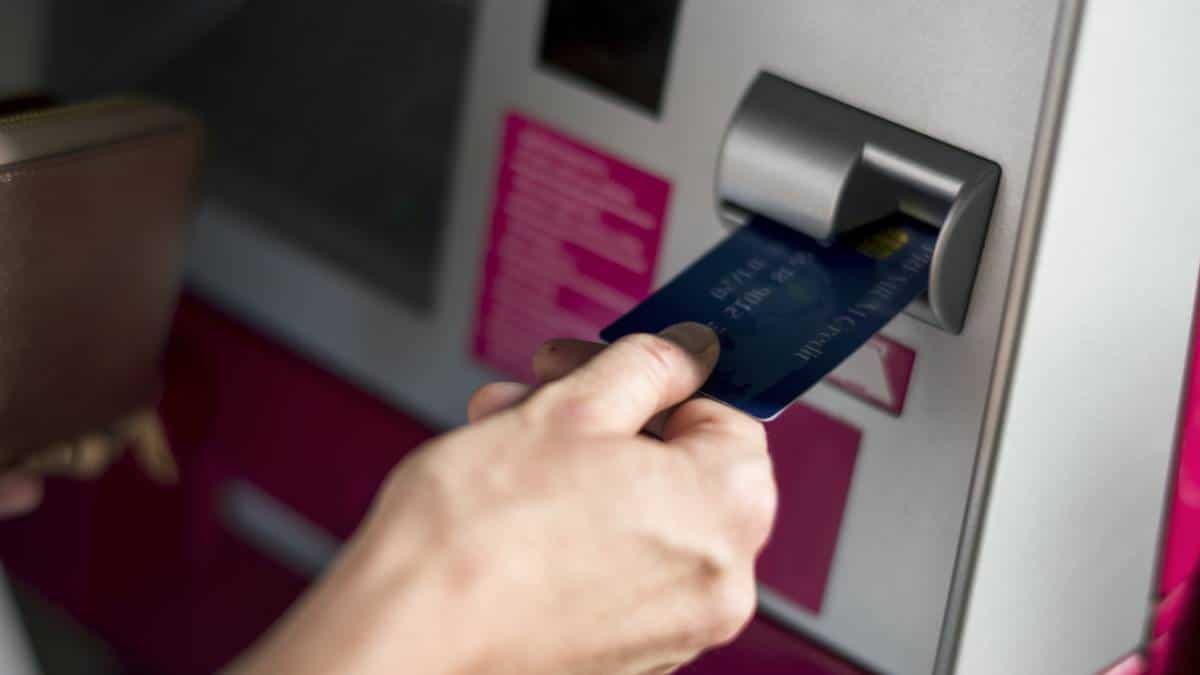 ¡Joven y bello! Así se ve el nuevo muñeco del Banco Caja Social