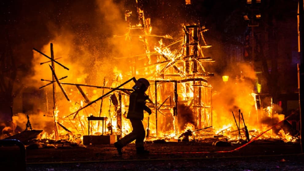 Niño muere en incendio mientras la mamá madre cargaba el celular en otra casa