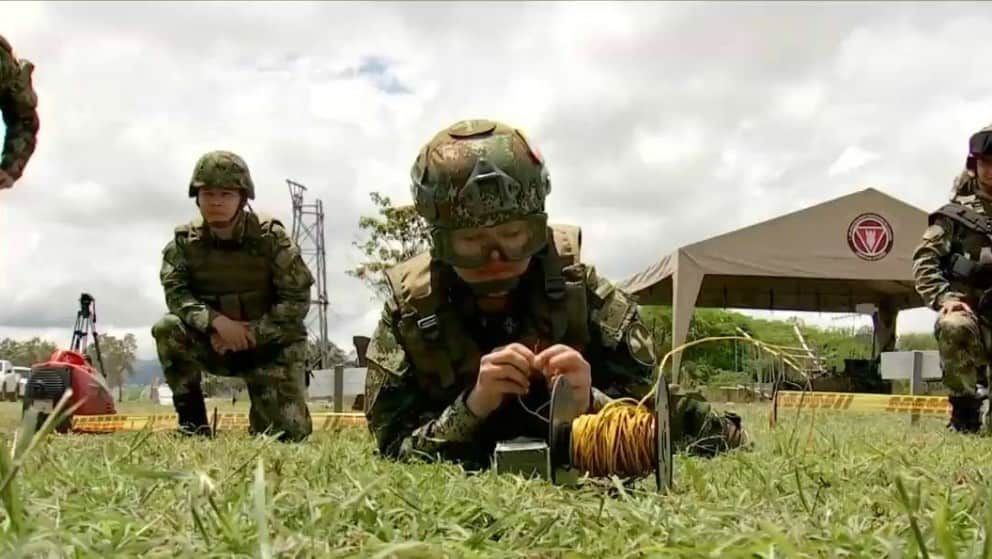 Conozca a la primera mujer que desactiva minas en el Batallón de Ingenieros del Ejército