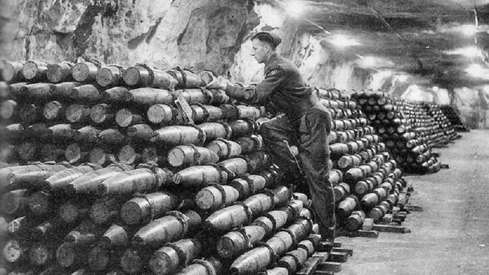 Encuentran enterrada en un bosque de Rusia munición de la II Guerra Mundial