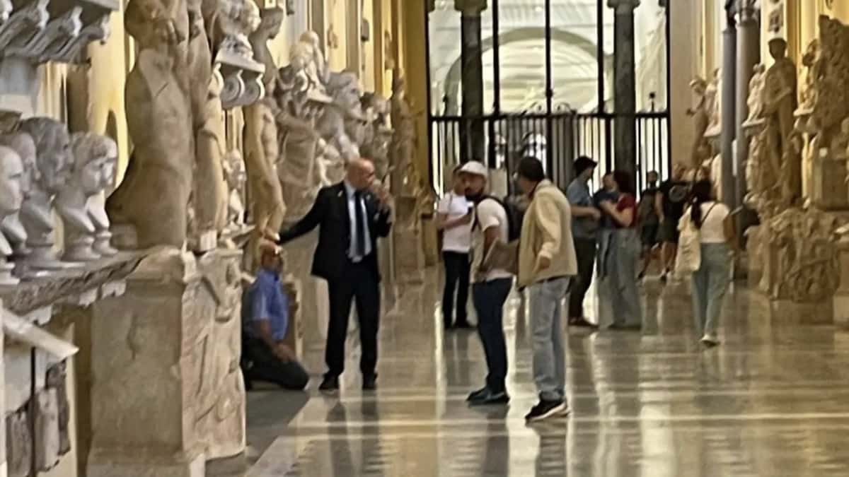 Hombre rompió esculturas porque no pudo ver al papa