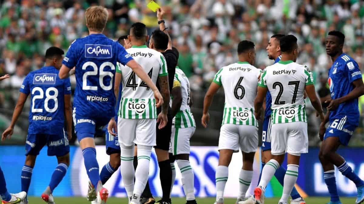No todo es felicidad: Nacional fue sancionado por agresión de hinchas a ...