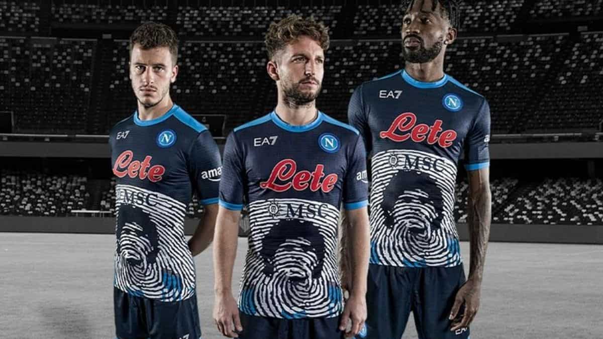 El Napoli de Ospina homenajeará a Maradona con una camiseta especial