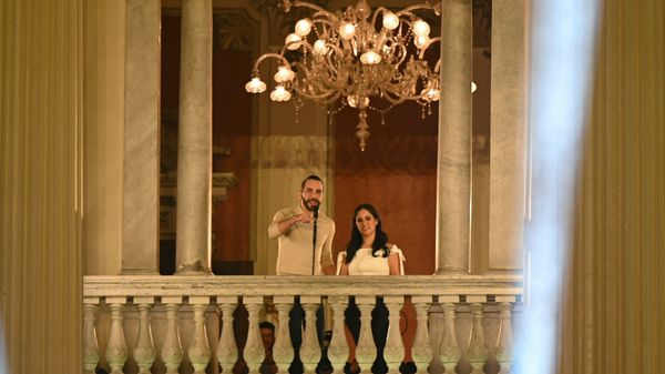 Nayib Bukele se declaró reelecto en El Salvador con una oposición "pulverizada" Nayib Bukele se declaró reelecto en El Salvador con una oposición "pulverizada"
