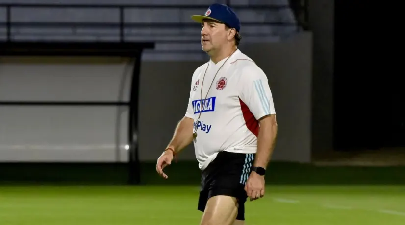 “Acá no hay nadie vetado, pero no podemos traer 40 jugadores”: Néstor Lorenzo