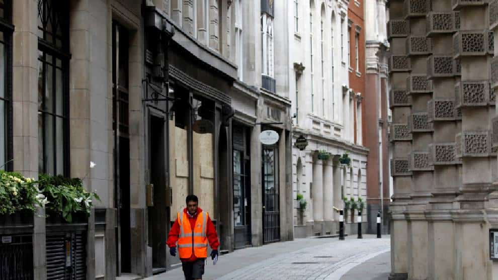 Británicos enfrentarán 3 semanas más de confinamiento total