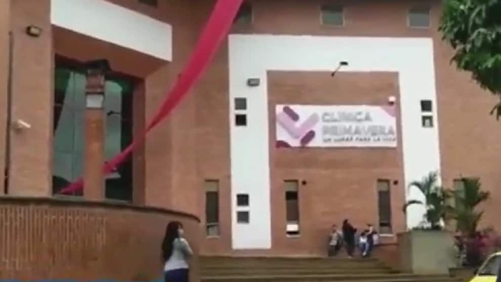 Clínica de Villavicencio se vistió de trapo rojo para hacer un llamado de SOS