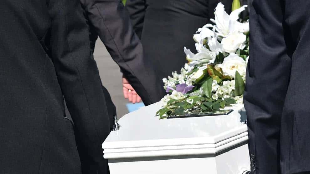 Capturan a dos hombres que fingían trasnportar un muerto en carroza fúnebre, y llevaban realmente era un cargamento de marihuana