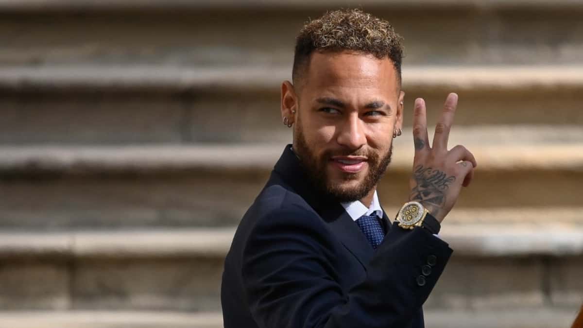 Neymar, tras asistir a una audiencia en el juzgado de Barcelona.