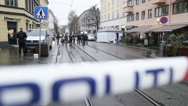 Tiroteo en bar gay deja decenas de heridos y al menos dos muertos en Oslo Tiroteo en bar gay deja decenas de heridos y al menos dos muertos en Oslo