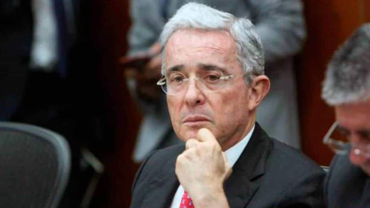Asignan nuevo fiscal en caso contra Álvaro Uribe Vélez