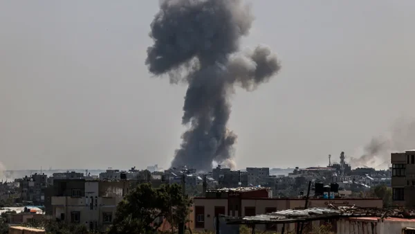 Israel volvió a bombardear Gaza y se mantiene en alerta por amenazas iraní
