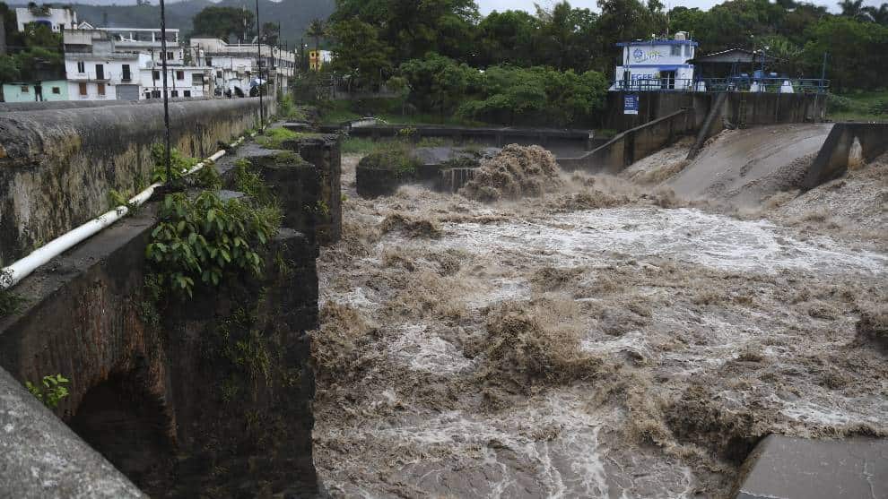 Ola invernal azota a Guatemala