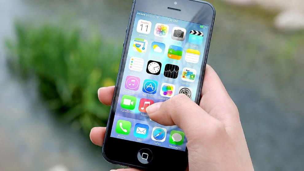 Apple aceptó haber adelantado actos engañosos para obligar a sus usuarios a actualizar su modelo de iPhone.