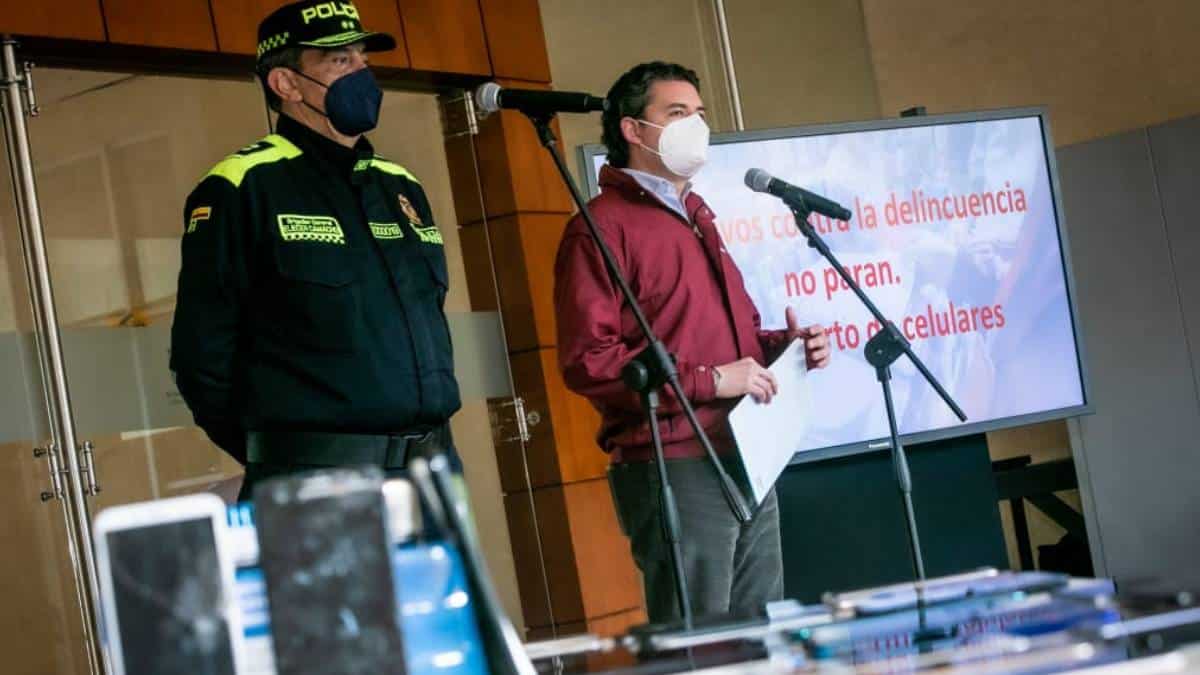 Durante operativos de control se incautaron 78 celulares, en Bogotá