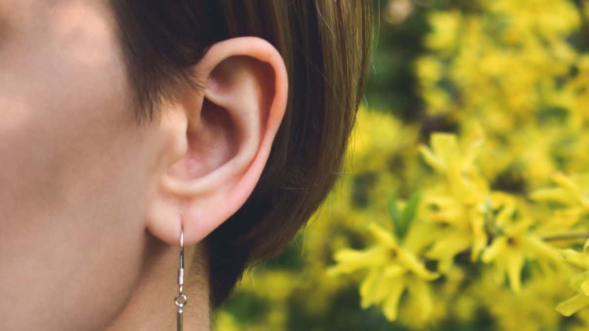 Implantan oreja impresa en 3D a partir de células humanas