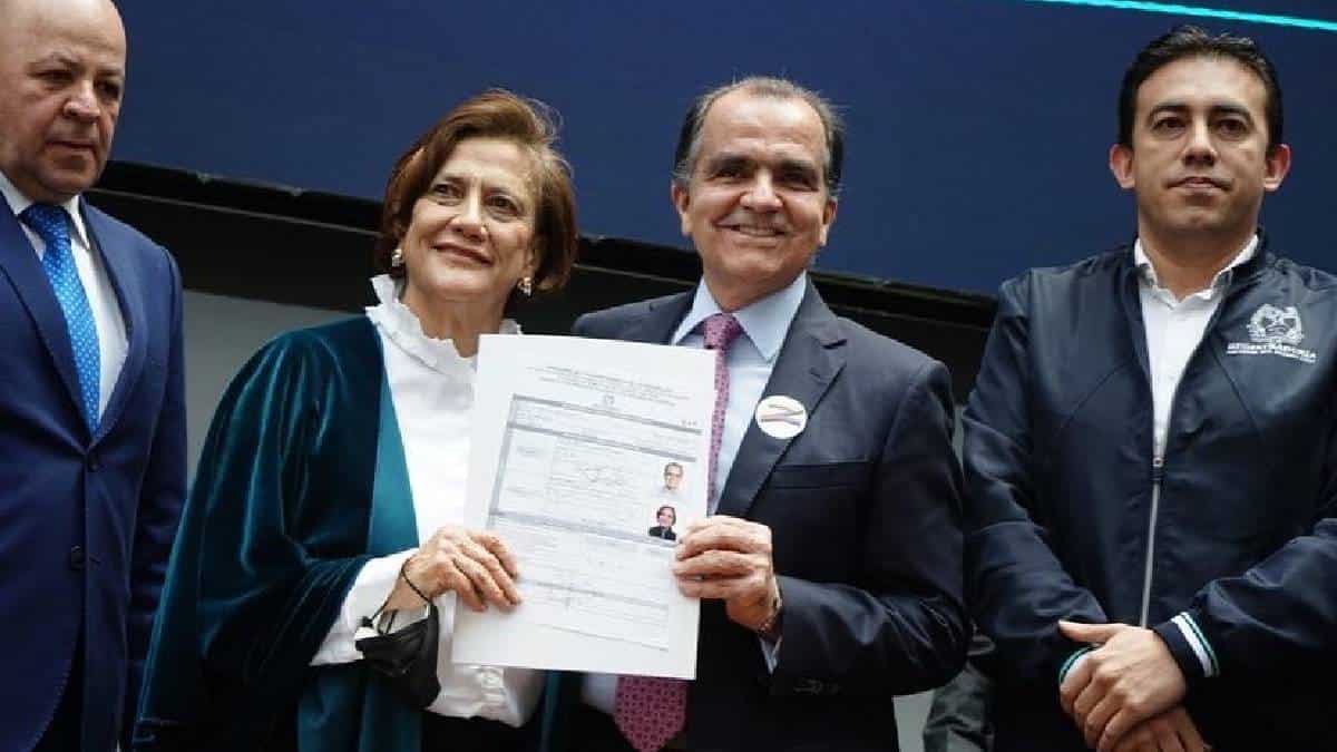 Óscar Iván Zuluaga invita a no votar por consultas el 13 de marzo